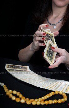 В Ужгороде мошенница "собирает" деньги и ювелирные изделия
