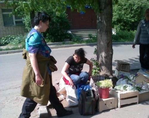 В Ужгороде торговля на всех рынках с тротуаров запрещена!