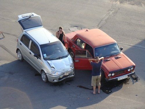 В Ужгороде столкнулись два автомобиля Daewoo Matiz и ВАЗ-2106