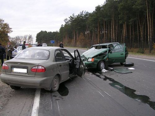 В Ровенской области столкнулись Daewoo Lanos и ЗАЗ "Славута"