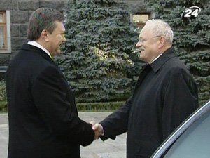 Виктор Янукович и Иван Гашпарович