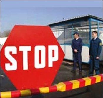 В Ужгороде на границе "забывчивый" чех лишился холодного оружия