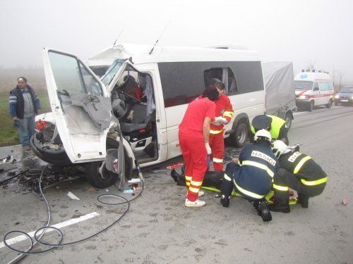 ДТП в Чехии: камион растрощил микроавтобус, 16 пострадавших