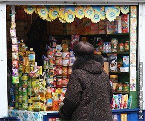Азаров рад стараться для народа: цены поднимутся сразу минимум на 20%