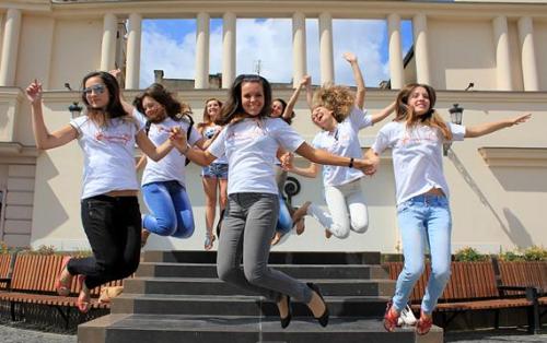 Сегодня в центре Ужгорода состоялся студенческий флешмоб