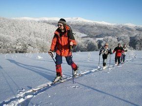 Скі-тур (з англійської ski-tоur) означає туристичний похід на лижах