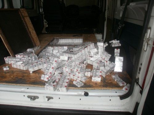 Чопская таможня обнаружила в микрике 9 000 пачек сигарет