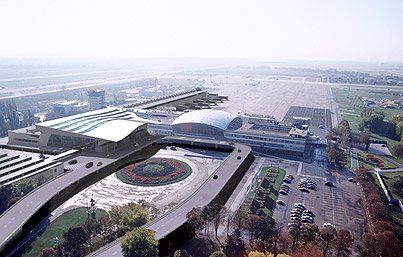 Терминал "Аэросвита" (слева) в аэропорту "Борисполь" может стать реальностью...