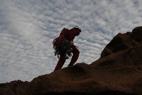 Украинский турист заснул на отвесной скале в Австралии