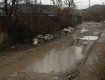 Нечистоти із каналізації на вулицях Ужгорода витікають прямо на дорогу