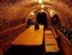 В 400-летнем подвале закарпатец угощает туристов кельтским элем и сидром