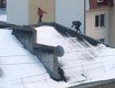 Діти влаштували смертельні розваги на даху багатоповерхівки в Ужгороді