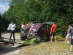 В Закарпатье "Нива" на скорости разбилась об дерево: Есть жертвы 