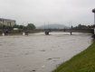 Мукачево. Річка Латориця розливається й загрожує затопити місто