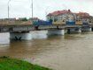 Мукачево: паводкова хвиля пішла на спад — вода відступає