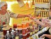 Гості фесту в столиці Закарпаття обирають собі мед до смаку і по гаманцю