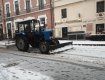 Меняем резину: Первый снег на улицах в Ужгороде вызвал всеобщий конфуз