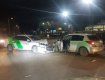 У нічному Ужгороді дві автівки не змогли мирно роз’їхатися біля СК "Акварель"