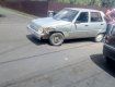 В Закарпатье припаркованный автомобиль "получил" от проезжающей легковушки
