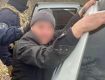 Поймали на горячем: В Закарпатье "упаковали" торговца оружием