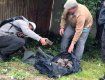 В Ужгороде неравнодушные граждане не позволили разворовать демонтированную брусчатку
