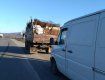 В Закарпатье грузовик и микроавтобус везли кучу "левого" товара