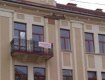 В Ужгороде на пл. Петефи посыпался недавно отреставрированный дом
