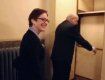 Москаль прокатил на старинном чешском лифте посла США (ВИДЕО)