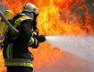 В Ужгороді рятувальники посеред ночі гасили пожежу на "Зеленому ринку"