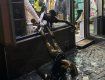 В Закарпатье псих "напал" на витрины магазинов и аптек 