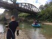Рятувальники Закарпаття чистили русло річки Тиса від усілякого сміття