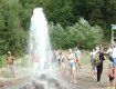 Хоча сьогодні вода у Вучковому на Закарпатті фонтанує вже не гаряча, а холодна, проте туристів лише більшає!