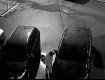Видео момента кражи из авто на Шахте в Ужгороде опубликовали в сети.