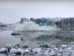 Ледник Брейдамеркюрйекюдль частично обрушился: Туристы в панике бежали 