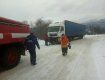 Снег и гололедица добавили работы спасателям в Закарпатье (ФОТО)