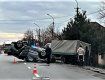Жорстке ДТП в Закарпатті: Hyundai протаранив вантажівку і "став" на дах