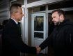 На украинско-венгерской границе председатель ОВА Закарпатья встретился с Петером Сийярто.