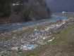 На Закарпатье горная река утопает в тонне отходов благодаря людям