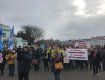 Акция протеста: В самом центре Ужгорода собралась разгневанная толпа людей 