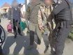 Внезапно стало плохо: В Ужгороде патрульные быстро доставили военного в больницу