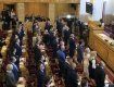 Закарпатский "Белый дом". Новоизбранные областные депутаты приняли присягу Украине