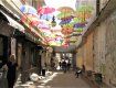 В Ужгороде 80 разноцветных зонтов снова украшают пассаж 
