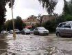 Сильный ливень затопил областной центр Закарпатья, авто плавают по улицам