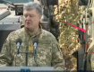 Рядом с нынешним президентом Украины военнослужащая потеряла сознание