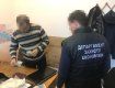 В Ужгороді затримано завідувача сектору Закарпатського НДЕКЦ МВС України при отриманні хабара у 250 доларів США
