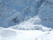 Три снігові лавини зійшли у горах Карпатах