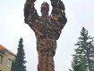 Мерія Ужгорода оголосила публічне обговорення щодо перенесення пам’ятника-монстра з набережної Незалежності