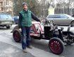 В Ужгороде хозяин ресторана "Под замком" воскресил раритетный автомобиль