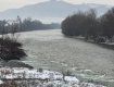 В Закарпатье устанавливают личность утопленника, обнаруженного на речной границе с Румынией