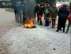 В Закарпатье огромная толпа разъяренных цыган устроила массовый протест